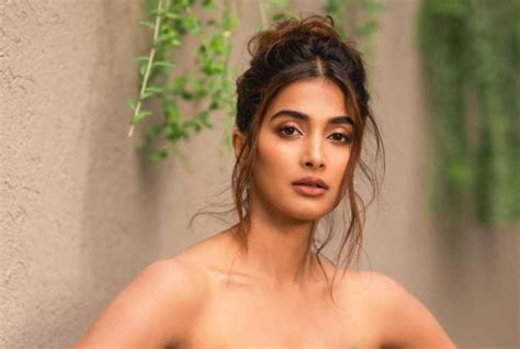 nude of pooja hegde|Pooja Hegde Archives